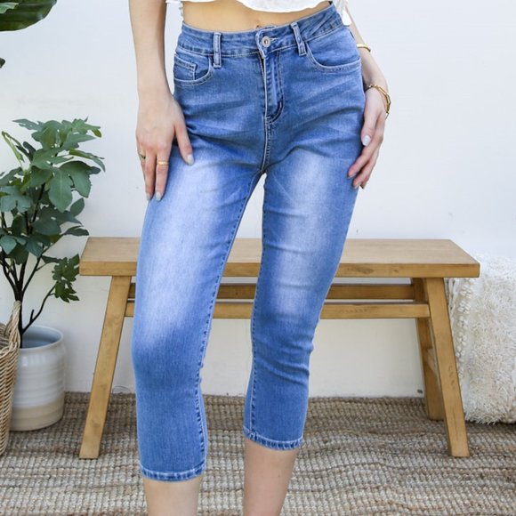 Slim Fit Capris Boyfriend Jeans - Picture 5 of 6